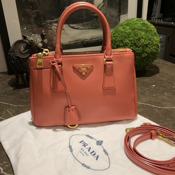 prada saffiano 20